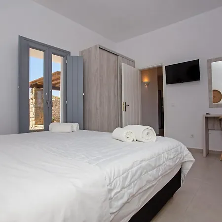 Katikies Ftelia Mykonos بانورموس ميكونو